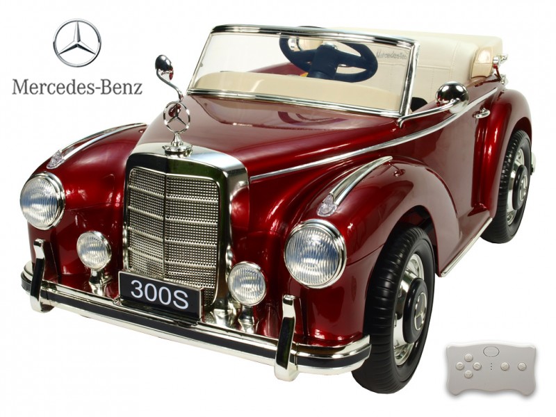 Elektrické auto Mercedes 300S, vínový